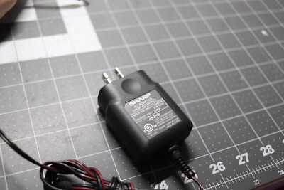 Sharp AC Adapter UADP-0339TAZZ   Output 10V  0.75A