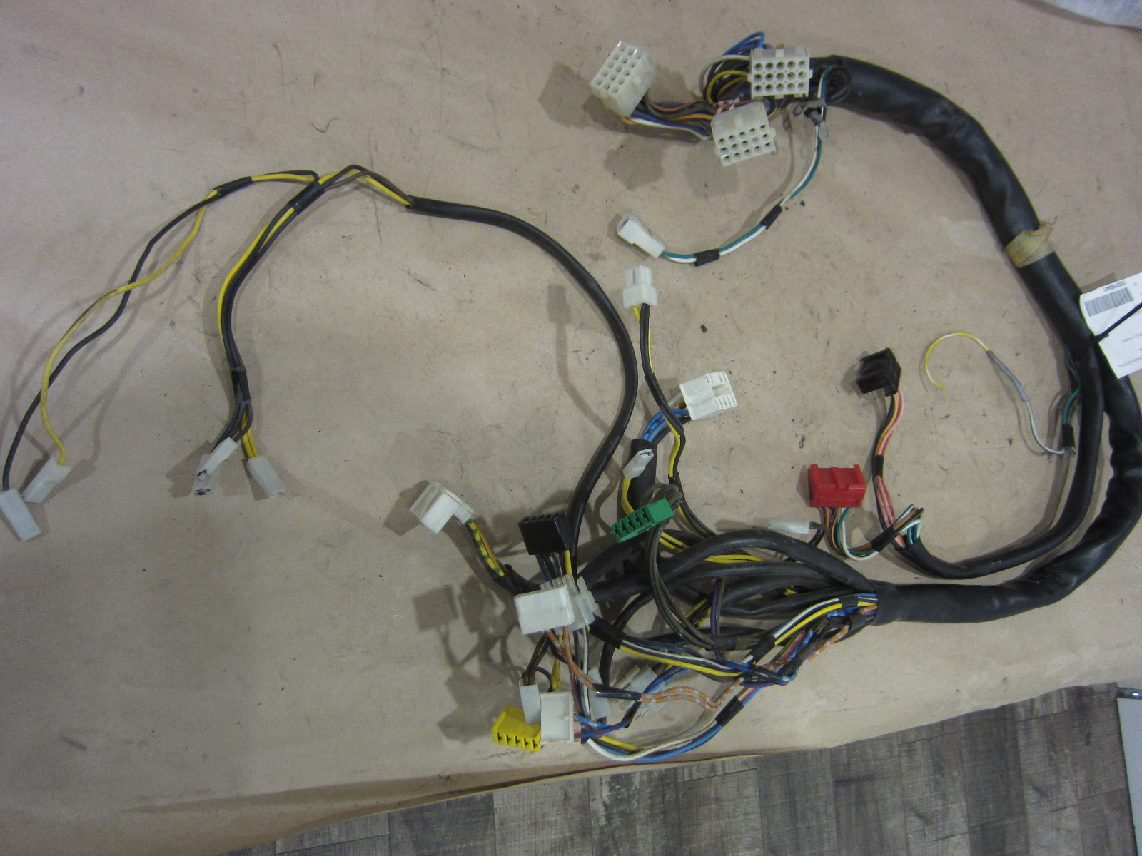 Ferrari Mondial QV - Central Tunnel Harness - P/N 133740