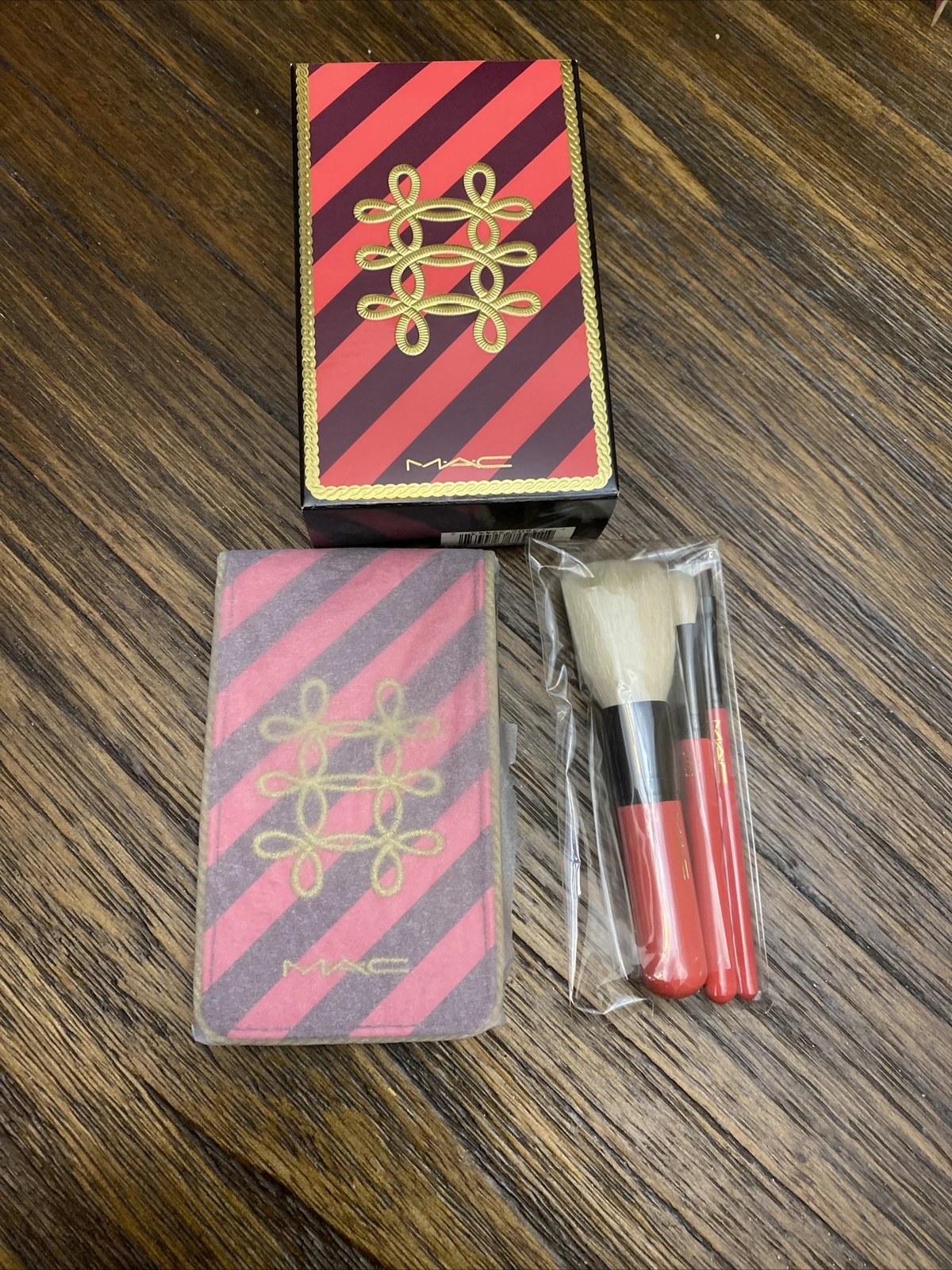 Mac Nutcracker Sweet Essential 3 Brushes Kit Holiday Collection Brush Set Pouch
