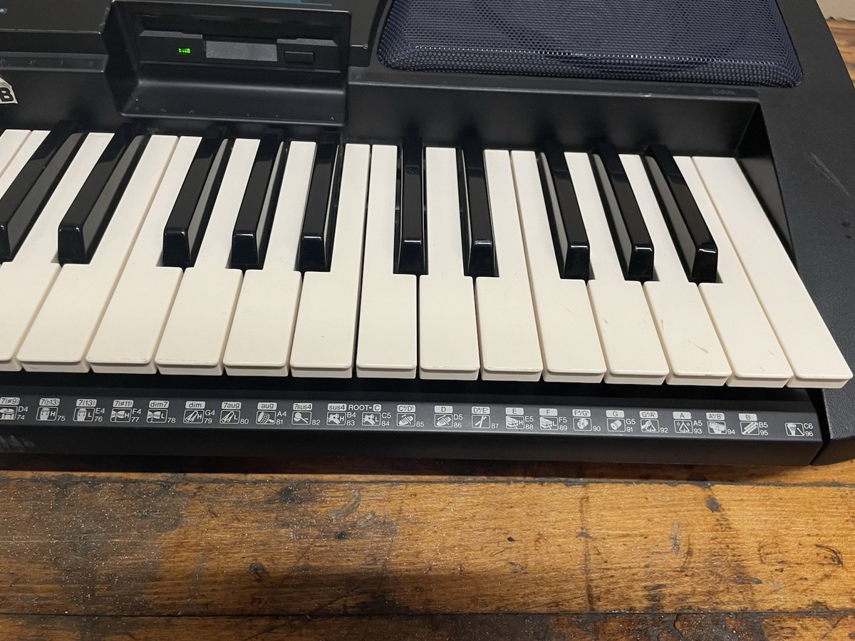 YAMAHA ヤマハ PSR-340 PORTATONE Yamaha PSR-340 Portatone 61-Key Electronic Keyboard w/ Adapter