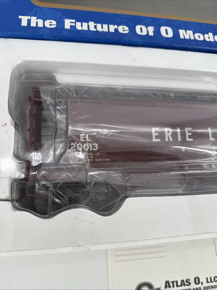 Atlas 6303-2 Erie Lackawanna SHPX ACF 3 Bay Cylindrical Hopper #20013 New In Box - Image 4 of 4