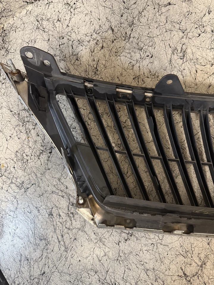 Conjunto de parrilla delantera Lexus IS250 IS350 2009-2010 con emblema OEM 866 Foto 3 de 4