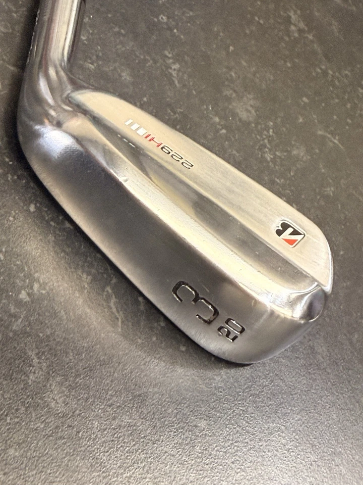 Bridgestone 229HI Ultily Iron 3/20 Custom Fit With Fujikura Axiom 105S Shaft - Image 4 of 4