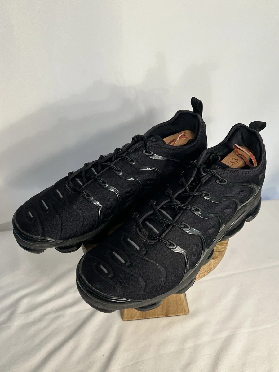 Preços baixos em Nike Air VaporMax Plus Low Triple Black | eBay