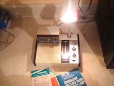 Realistic AM/FM Alarm Clock Radio with swivel light 3 brightness settings /good