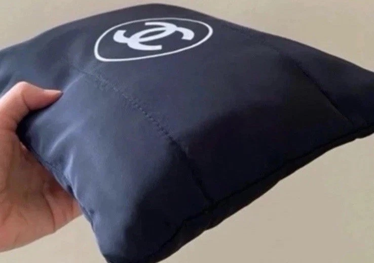 Beauty Pouch Chanel  VIP Black Cosmetic Makeup Case Organizer New - Image 3 of 4