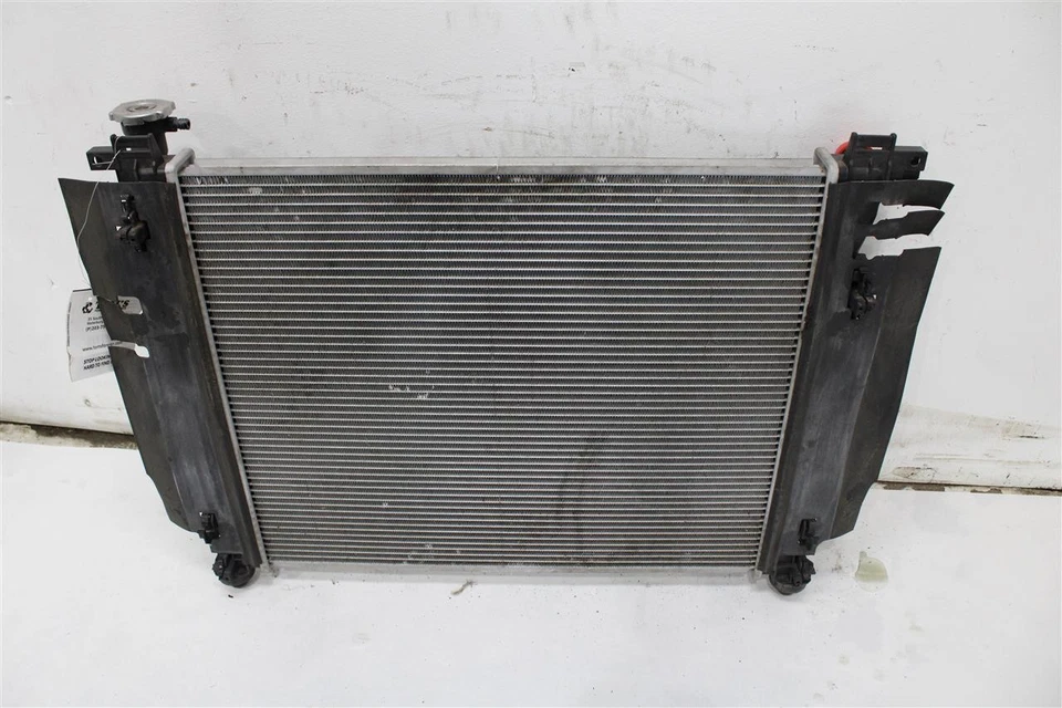 RADIATOR   Volkswagen Routan 2009 09 2010 10 2011 11 2012 12 Auto 1413645 Foto 2 de 4