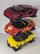 Lightweight 1:18 Scale Model Car Display Stand   Holds 3 Cars