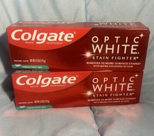 Lot Of 2 - Colgate Optic White Stain Fighter Toothpaste - Fresh Mint Gel , 4.2oz