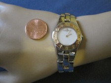 #537 orologio al quarzo da donna in acciaio inox e placca oro BAUME & MERCIER