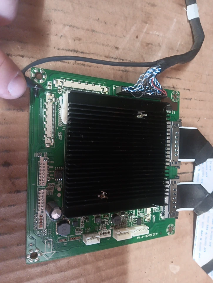 Placa convertidora RCA AE0140364-A1 (A.20.20A08-11-0X) para SLD65A55RQ H2 Foto 2 de 3