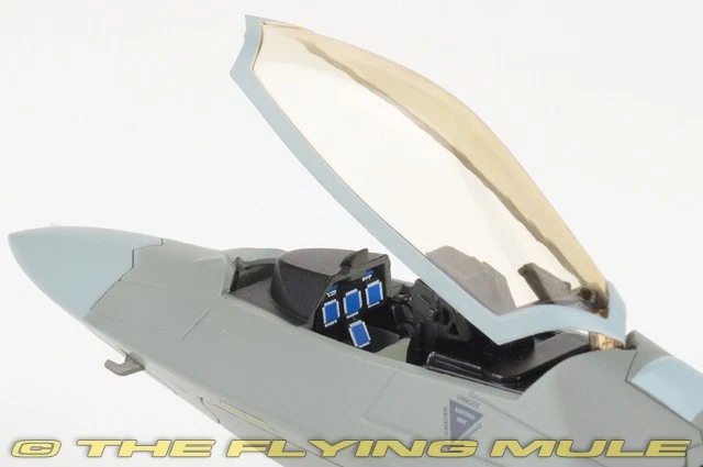 Hobby Master 1:72 F-22A Raptor USAF 477th FG, 302nd FS Spirit of Tuskegee - Image 3 of 4