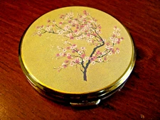 VINTAGE WOMAN'S POWDER 3" MIRROR BRASS COMPACT CHERRY BLOSSOMS ON LID