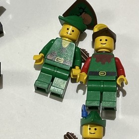 LEGO 6077 Forestmen's River Fortress Minifigures And Partial Set ~90%