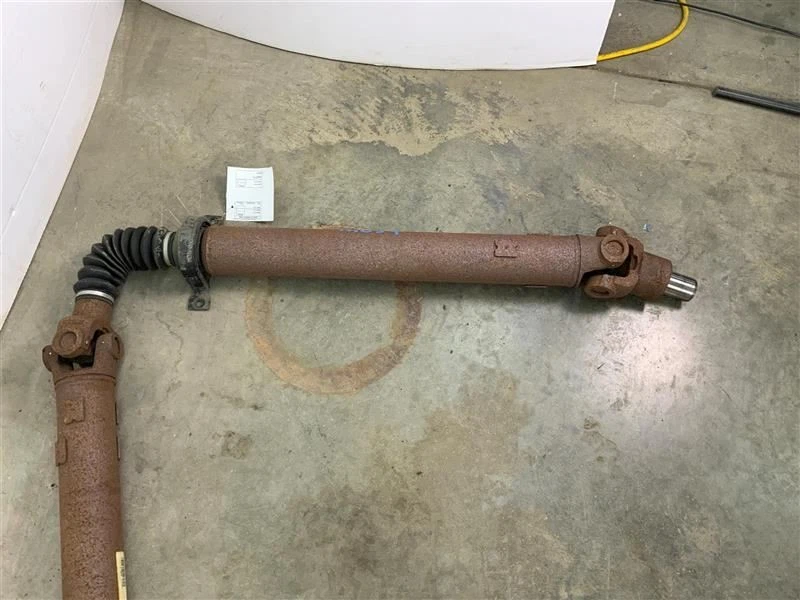 2012-2016 Nissan NV2500 Rear Drive Shaft 5.6L V8 OEM - Image 4 of 4