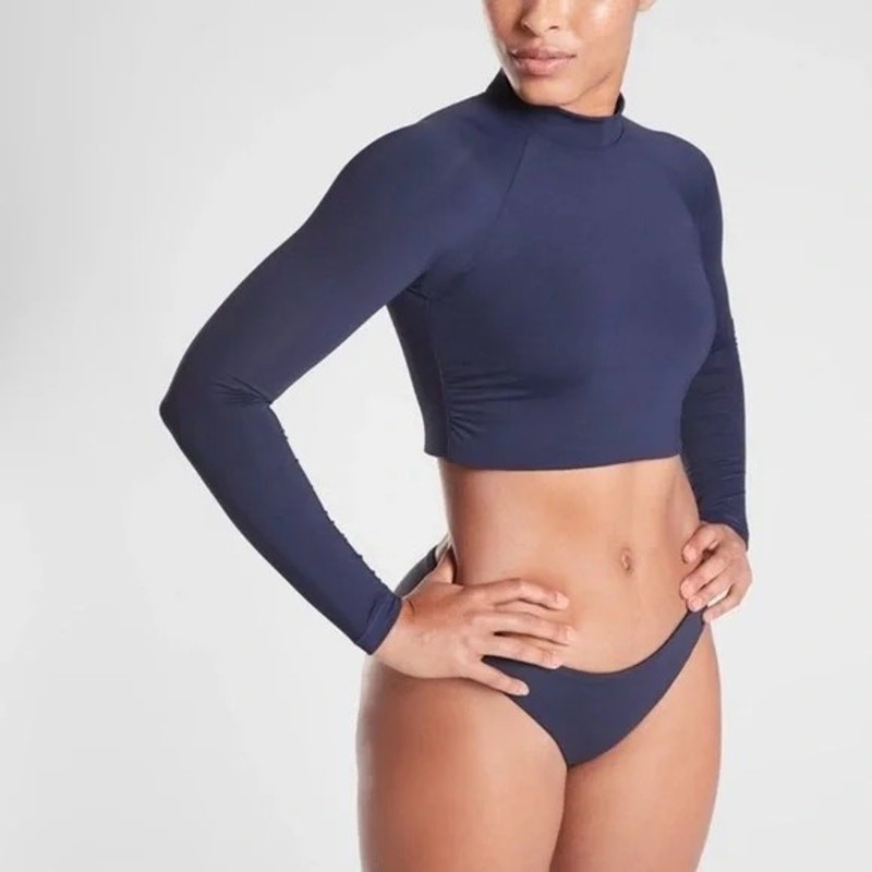 ATHLETA North Point Crop Rashguard Navy Blue Long Sleeve Water Sun Beach Size L