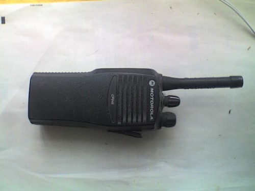 Motorola CP040 Model MDH50RDC9AA1AN 4 channel UHF Hand-held Radio - WORKING - Photo 3/8