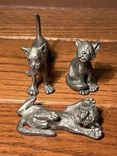 Vintage HUDSON PEWTER 3 Cat Figurines by PHILIP KRACZKOWSKI - 1980