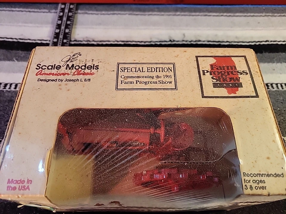 McCormick Deering Farmall F-12 1/16 Diecast Farm Tractor Replica By Scale Models - Image 3 of 4