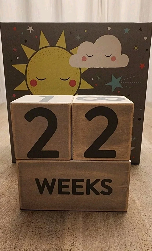 Bloques de edad de hitos de madera accesorio de bebé de género neutro para compartir fotos con... Foto 3 de 4