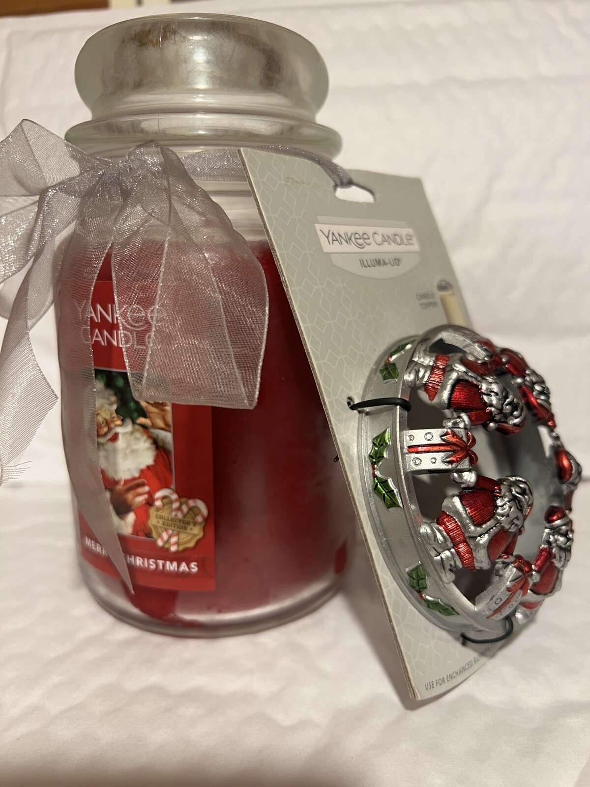 Yankee Candle Large Jar Merry Christmas with Santa Claus Illuma Lid