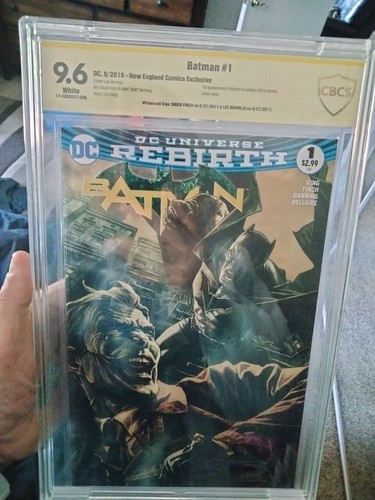 Batman 1 Rebirth CBCS 9.6 Signed By Finch And Lee Bermejo New England Variant