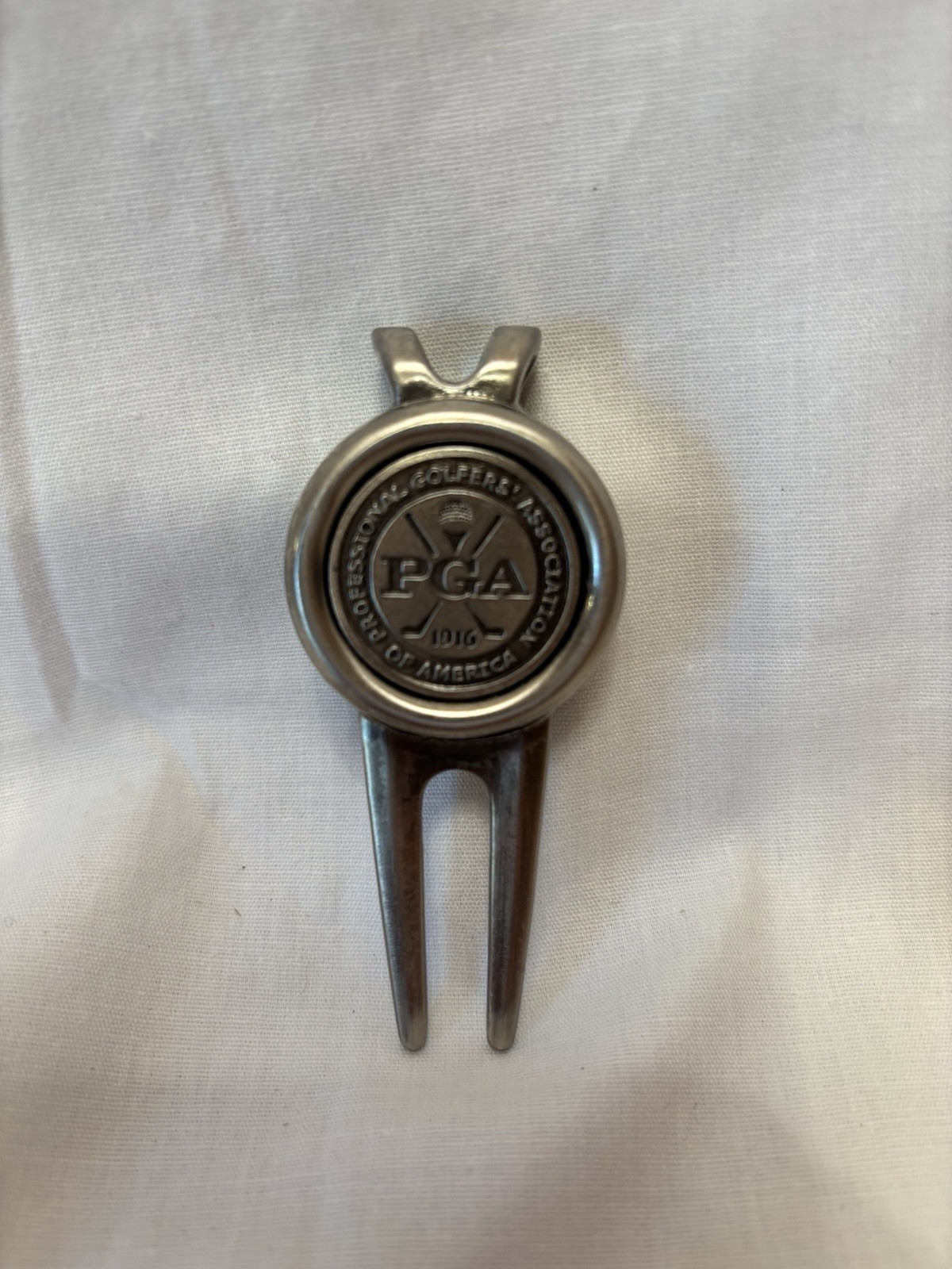 PGA Divot Repair Tool With Magnetic Ball Marker Belt Clip Pewter Finish