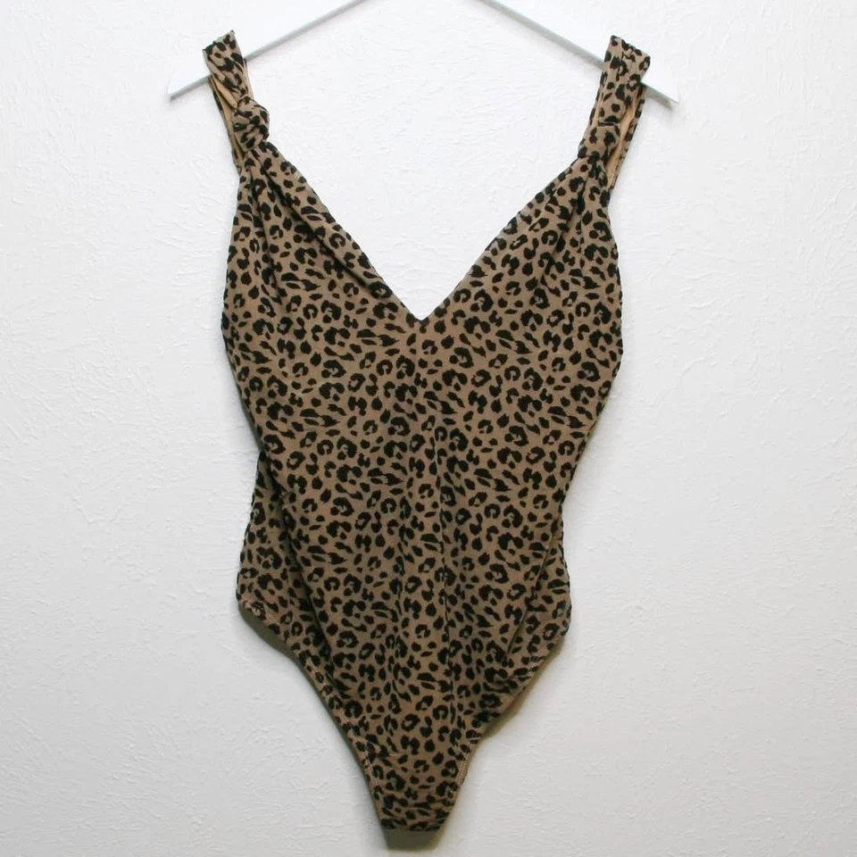 Body Majorelle X Revolve Kiana en Tostado Negro Leopardo Estampado Animal Talla L Foto 4 de 4