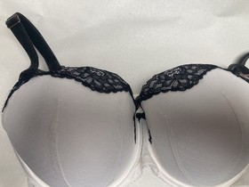 Victoria's Secret Lightly Lined Black Lace Trim Off White Color Bra Size 38 DDD