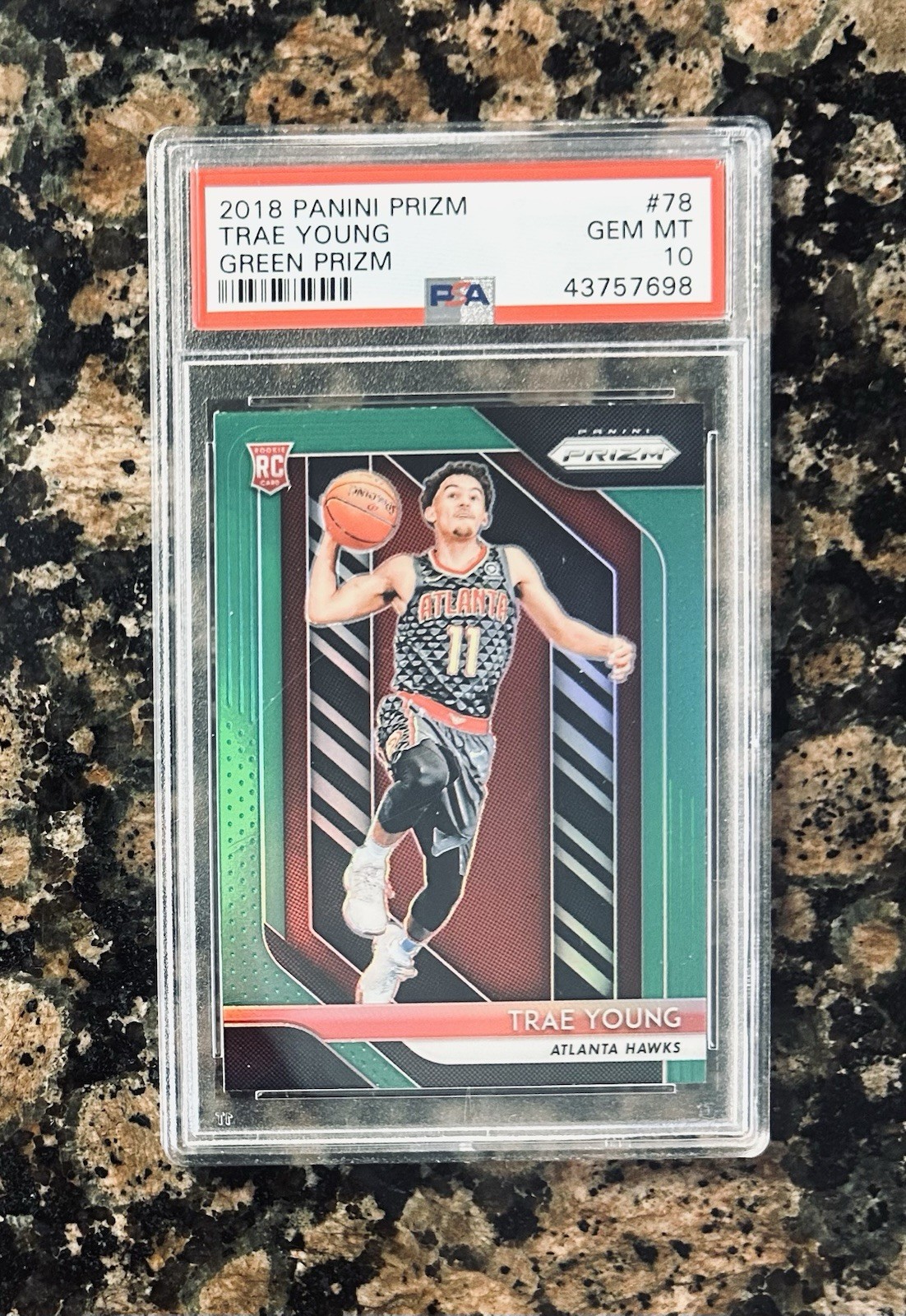 2018-19 PANINI PRIZM TRAE YOUNG #78 ROOKIE GREEN PRIZMS SP HAWKS PSA 10 GEM MT