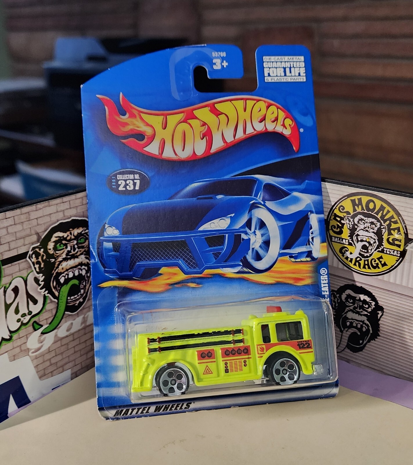 👓Hot Wheels 2001 #237🔥FIRE-EATER Fire Engine Fluorescent Yellow⭐Chrome 5-DOT