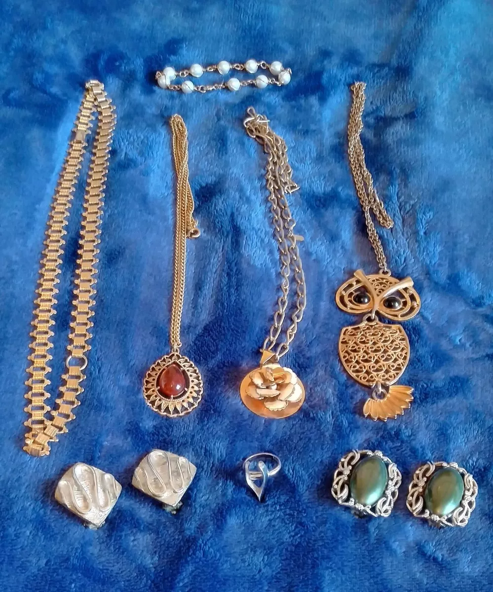 VINTAGE SARAH COVENTRY JEWELRY LOT