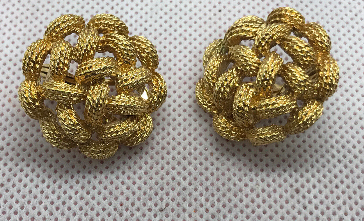 Vintage Monet Goldtone Clip On Earrings Rope Text… - image 2
