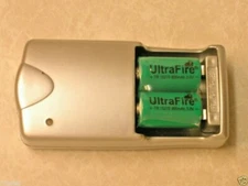 4 ULTRAFIRE CR2 RECHARGEABLE BATTERIES + CHARGER 15270