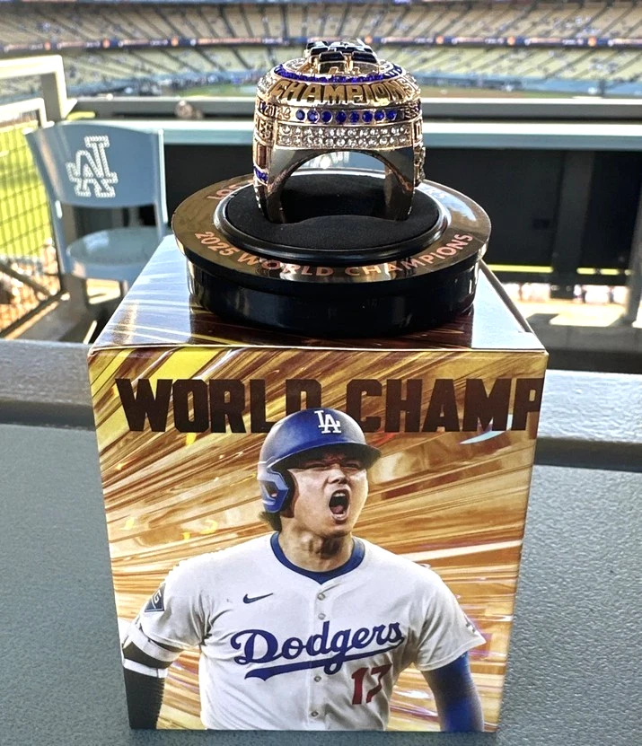 Preços baixos em World Series Los Angeles Dodgers Roupas e