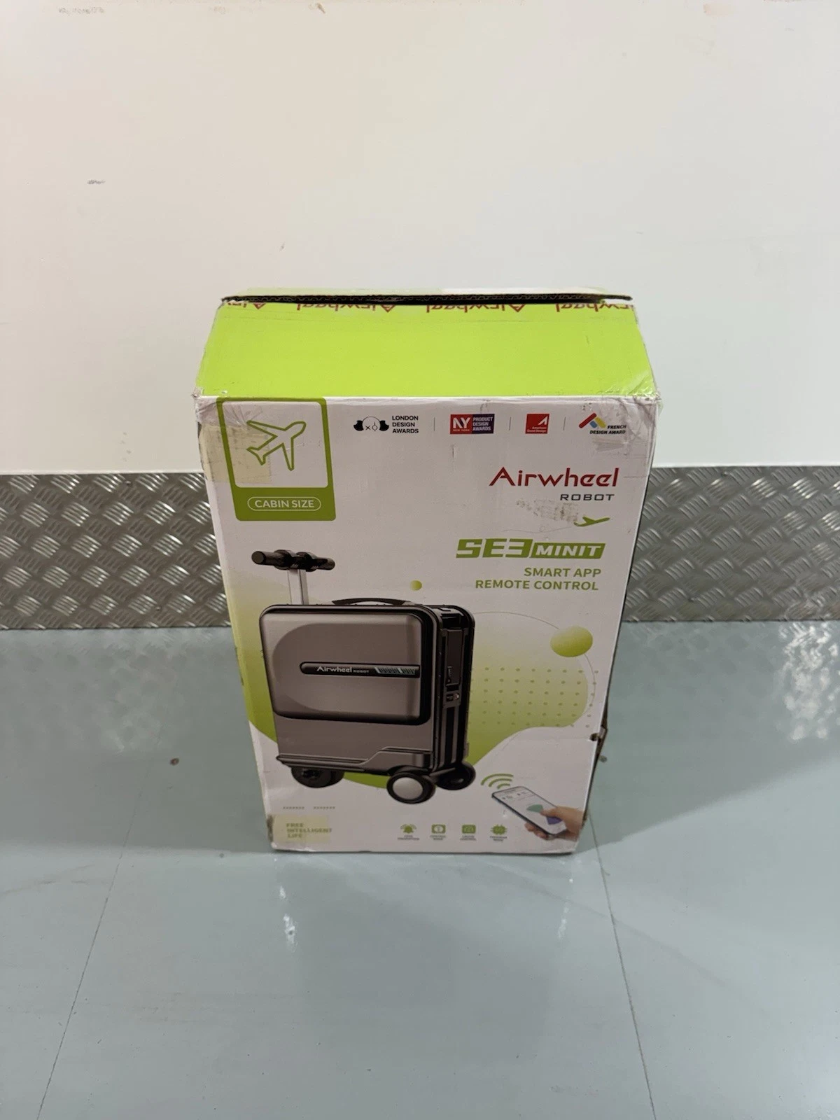 Airwheel SE3 Mini T Remote Contro Rideable Suitcase Cabin Size Brand New