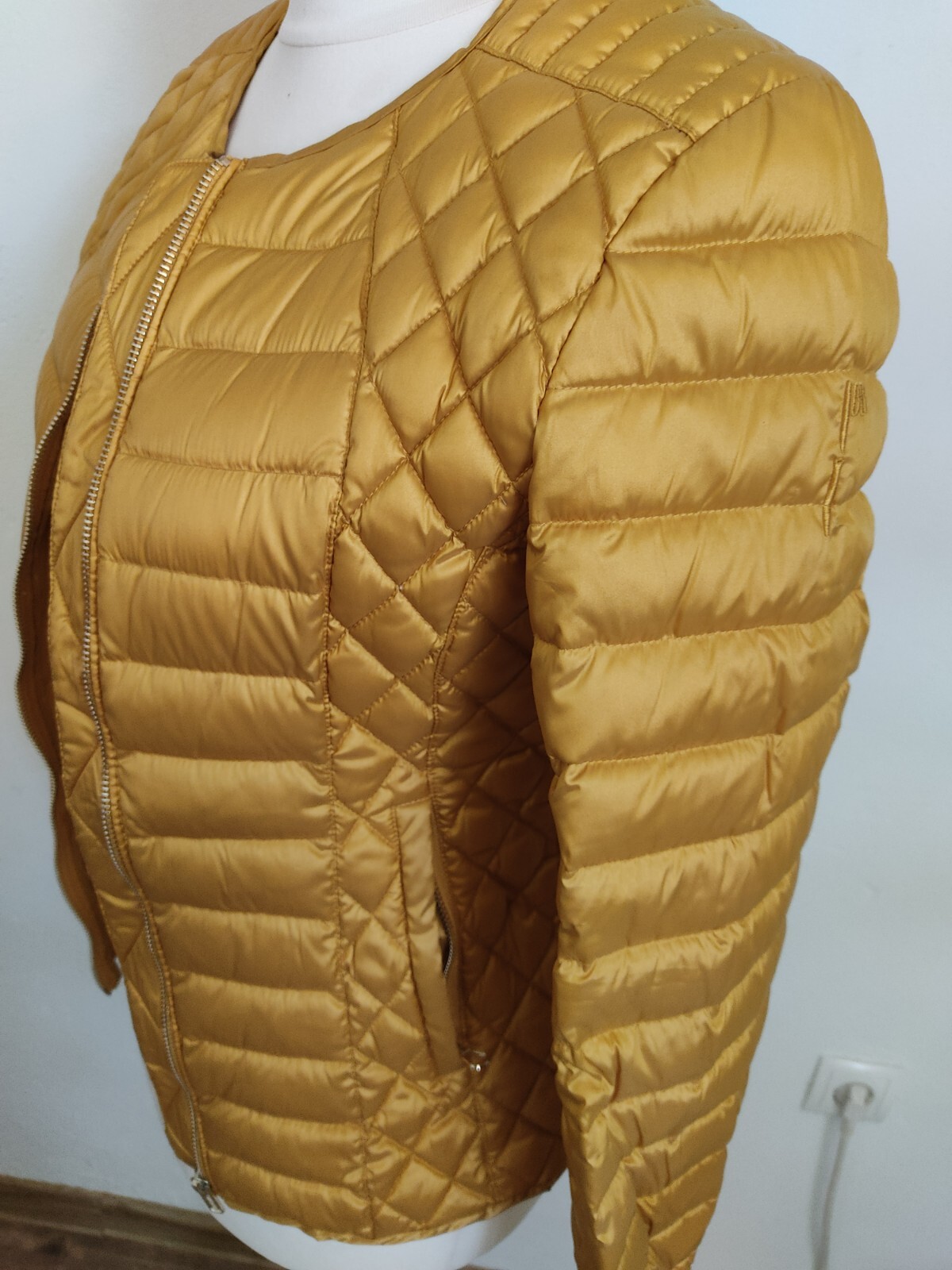 BOMBOOGIE Beautiful Lightweight Down Jacket Musta… - image 2