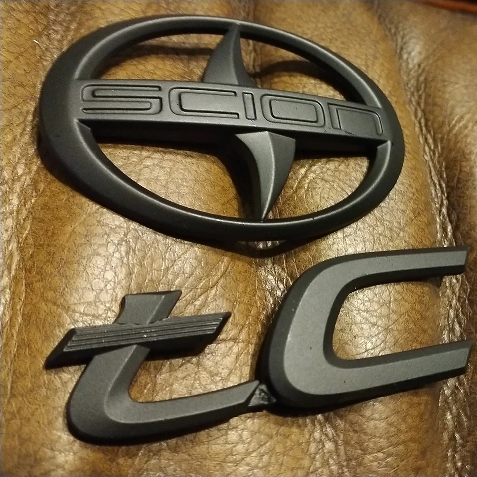 SCION tC EMBLEMA NEGRO CON LOGO TRASERO Foto 2 de 3