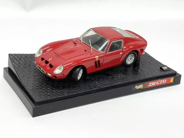 ミニカー1/18 HotWHeels FERRARI 250 GTO No365