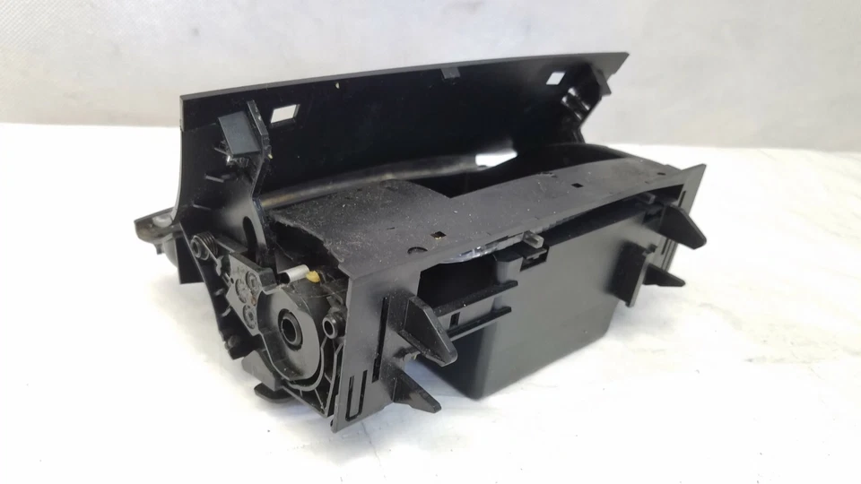 2007 2008 2009 MERCEDES-BENZ CLS550 ЦЕНТРАЛЬНАЯ КОНСОЛЬ ПЕПЕЛЬНИЦА 12V РОЗЕТКА СРАВНЕНИЕ - Изображение 2 из 4