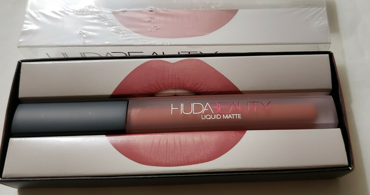 huda beauty bombshell lipstick