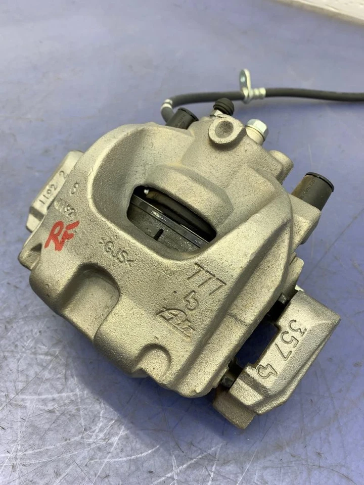 Pinza de freno delantera derecha derecha Acura Integra OEM 2023 *1 k millas* Foto 2 de 4