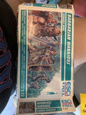 Vintage - ESCI  ERTL ''Barbarian Warriors'' Model Kit 1:72 (ROMANIC WARS)