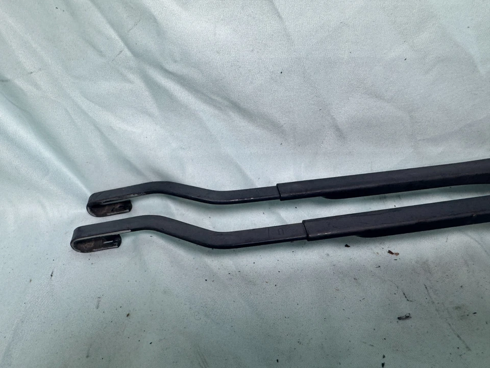 87-90 Nissan Pulsar NX N13 Windshield Wiper Arm Arms Pair Set Left Right LH RH - Image 2 of 4