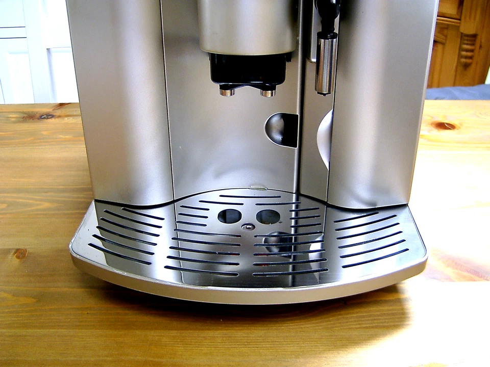 DeLonghi Magnifica ESAM 3500S Autocappuccino, Generalüberholt,   Gewährleistung  - Bild 3 von 4