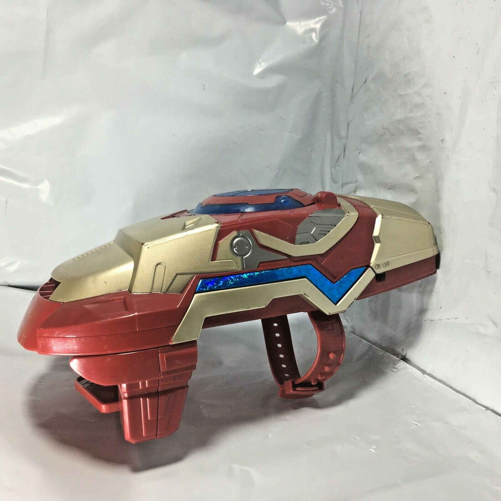 iron man gauntlet hasbro
