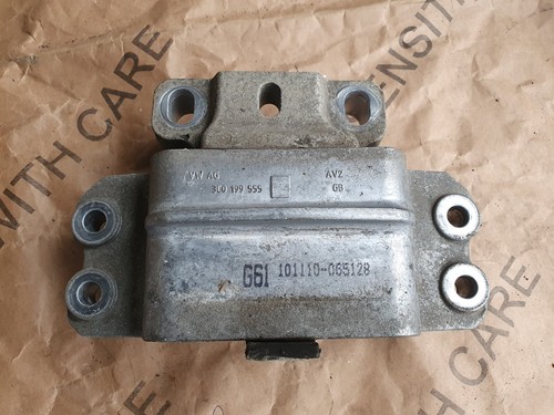 VW Passat 1,8 TSI 118KW B7/3C Getriebehalter  Links 3C0199555P 10.2010-09.2014