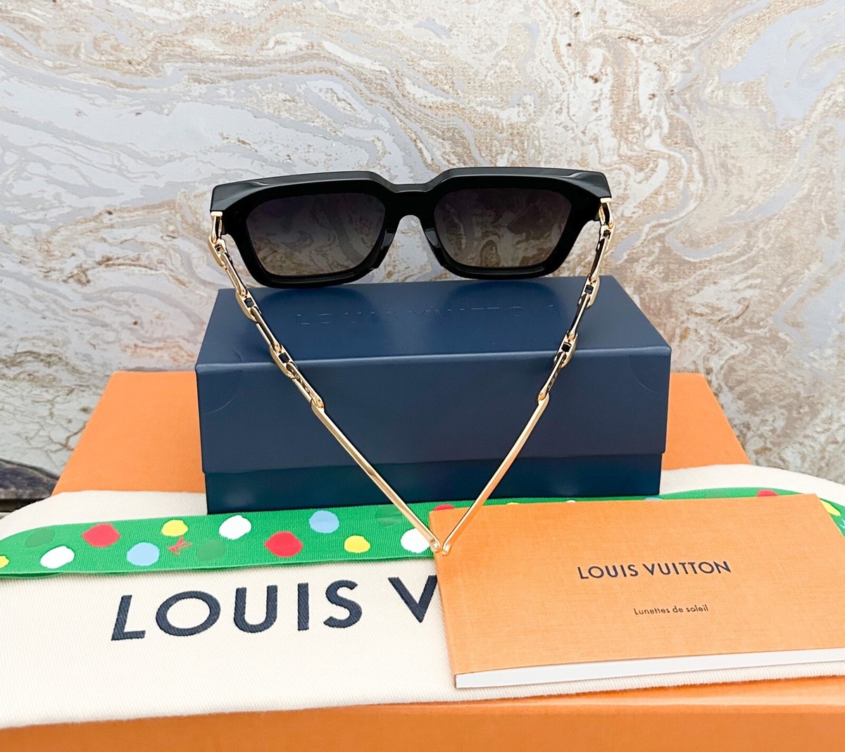 【2023 モデル】LV ルイヴィトン サングラス エッジ キャットアイ Louis Vuitton LV Edge Cat Eye Black Gold Sunglasses | eBay