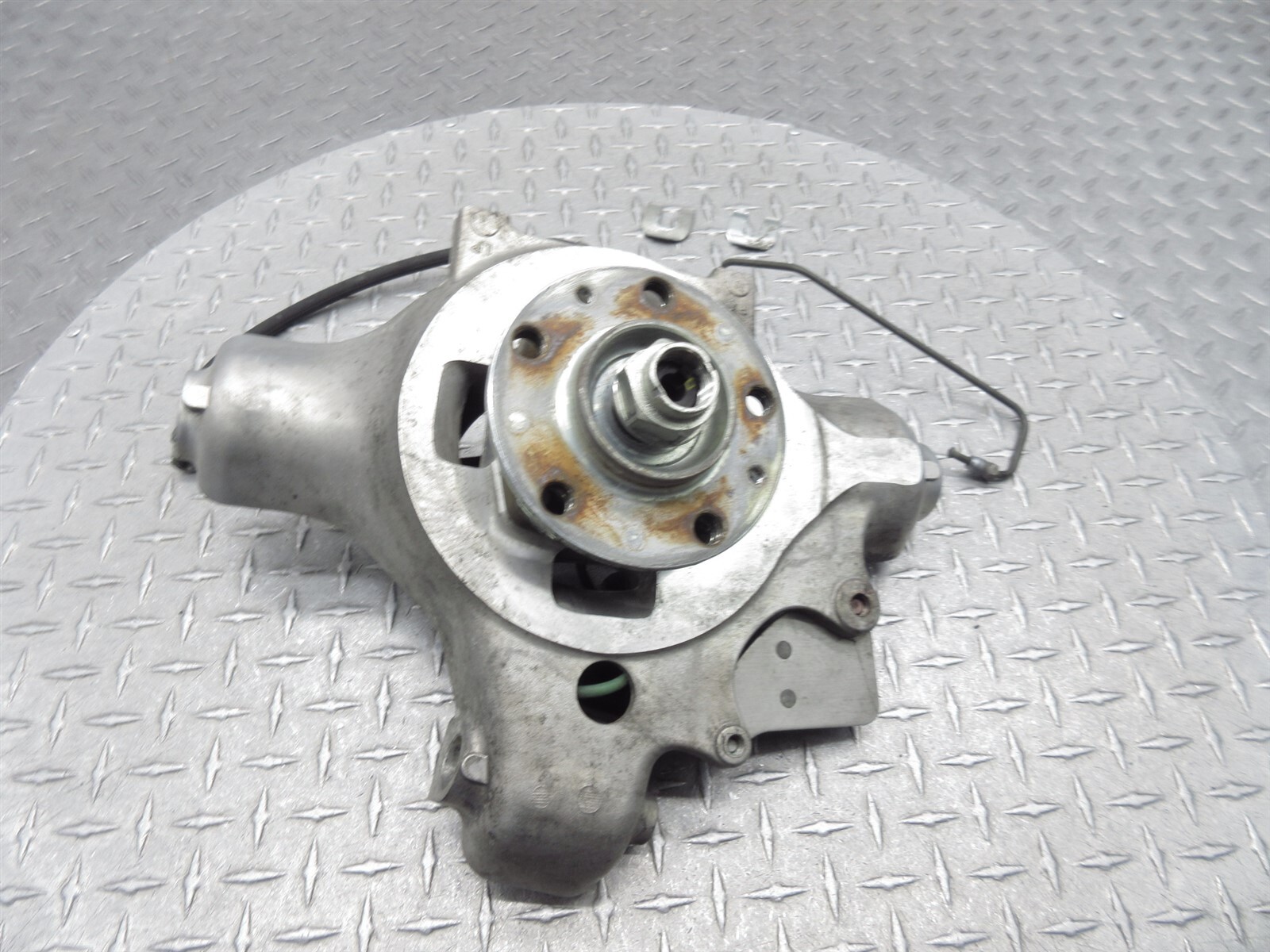 2008 Ferrari F430 Spider 2179332 Front LH Left Driver Side Spindle Knuckle Hub