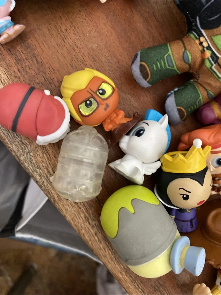 Large Lot Disney Toys Figures Plush Doorables Tsum Vtg Speakers Princess Junior - Image 4 of 4